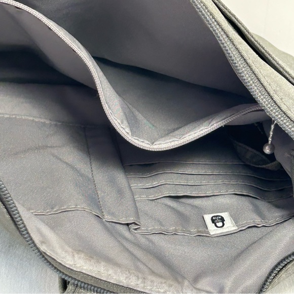 BAGGALLINI SORRENTO RFID HOBO BAG-BLUEFLY LIGHT GRAY - Picture 6 of 12